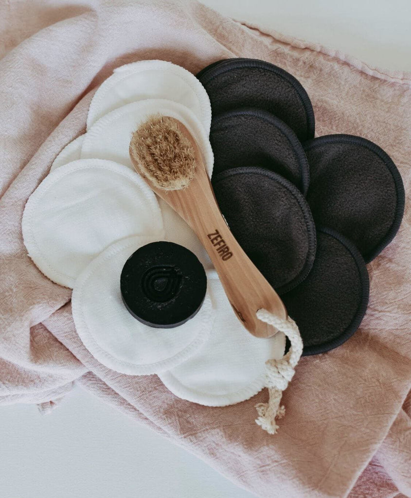 zefiro compostable face brush and makeup remover pads